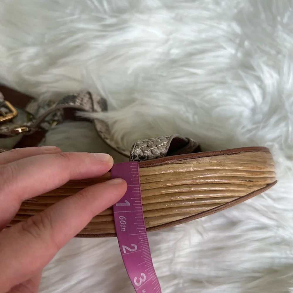 Tory Burch size 11 crocodile snakeprint leather summer vacation wedges